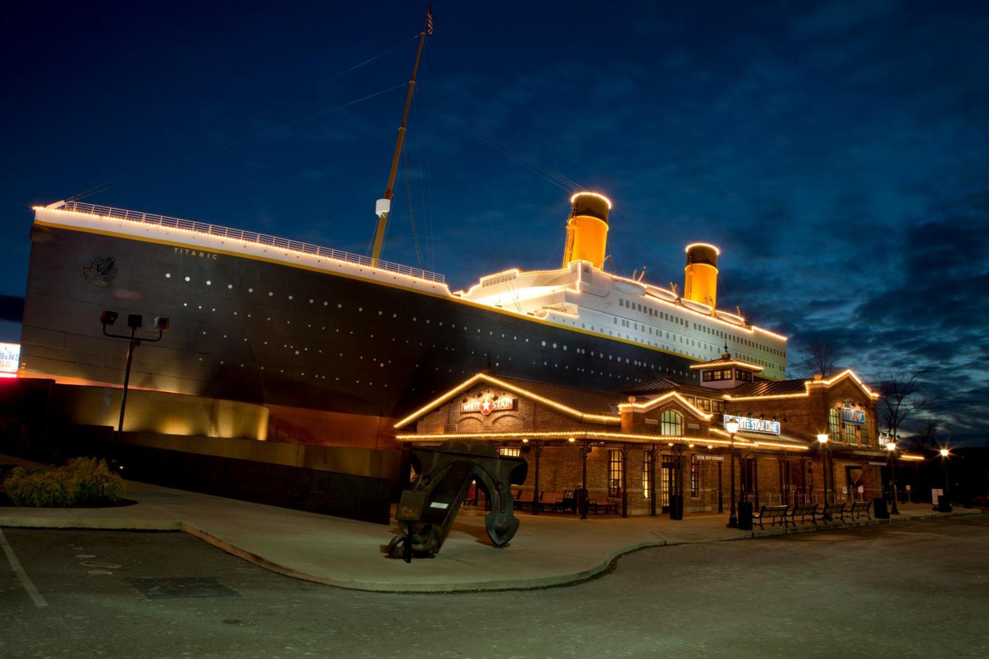 A Great Escape - Get 1089 Of Free Area Attraction Tickets For Each Paid Day, Dollywood And More! Пиджен-Фордж Номер фото